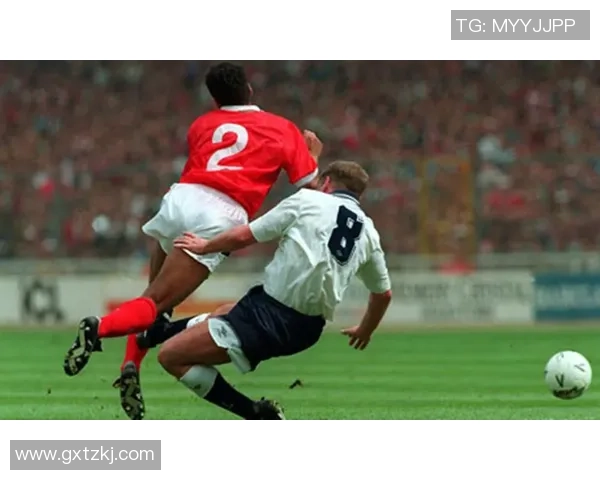 《探索足球小众球星的精彩与挑战他们如何在大赛中逆袭成名》