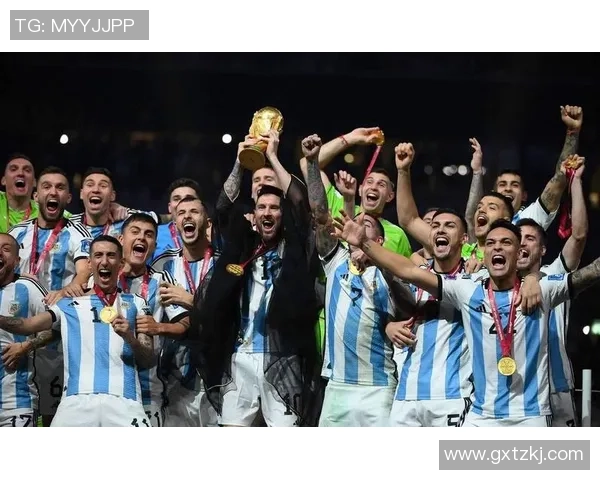 从小白到球场巨星 他是如何成为足球世界的传奇人物